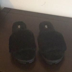 Ugg slippers worn once size 9